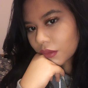 Meet your Posher, Daniela